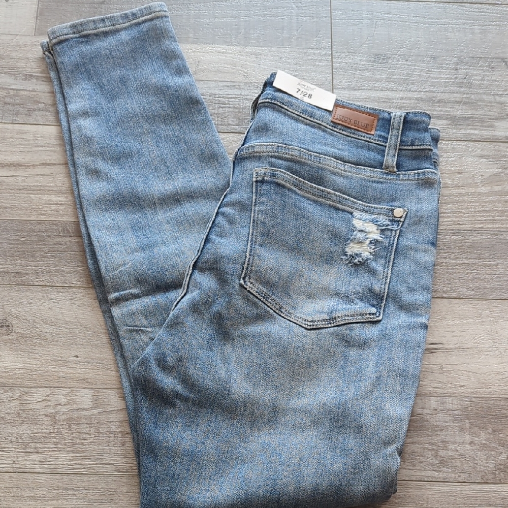 Judy Blue Light Blue Distressed Jeans